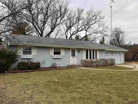 Photo of 413 Colby Court, Janesville, WI 53546 (MLS # 2018364)