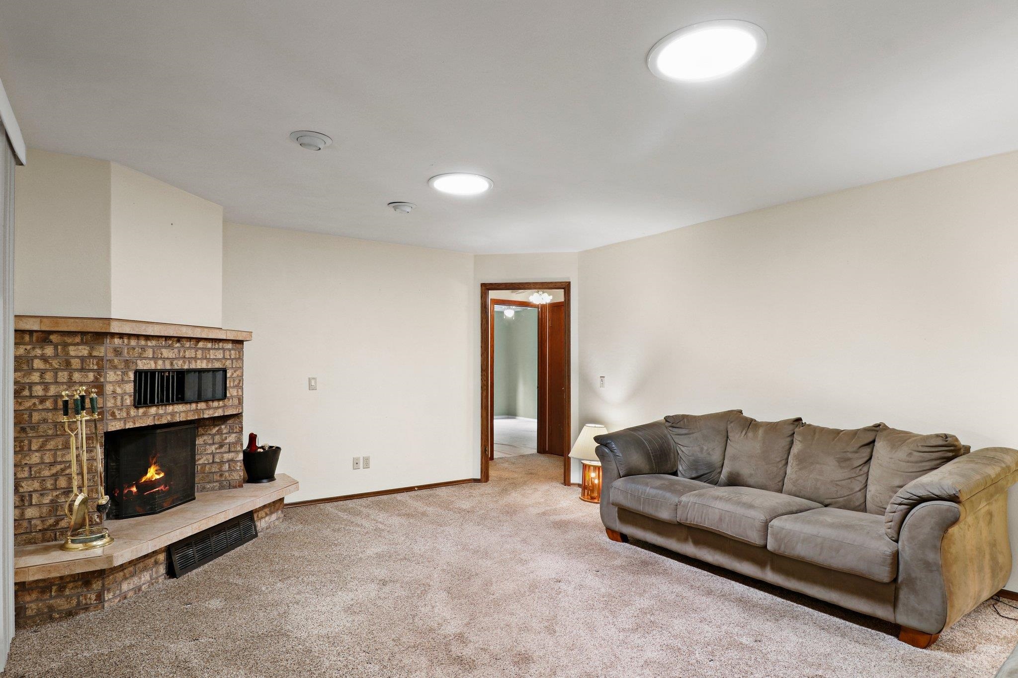 Janesville, Wisconsin 53546, United States, 3 Bedrooms Bedrooms, ,3 BathroomsBathrooms,Residential,Pending,143190