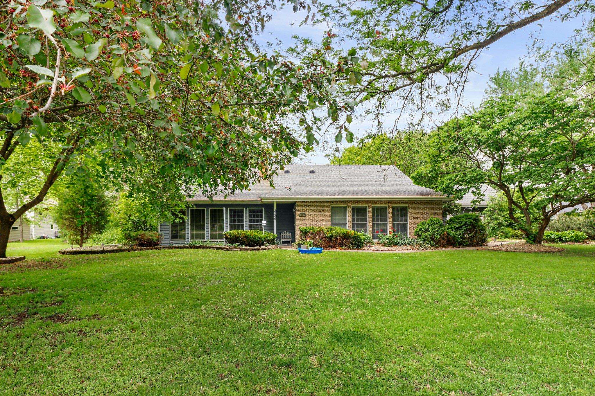 Janesville, Wisconsin 53546, United States, 3 Bedrooms Bedrooms, ,3 BathroomsBathrooms,Residential,Pending,143190