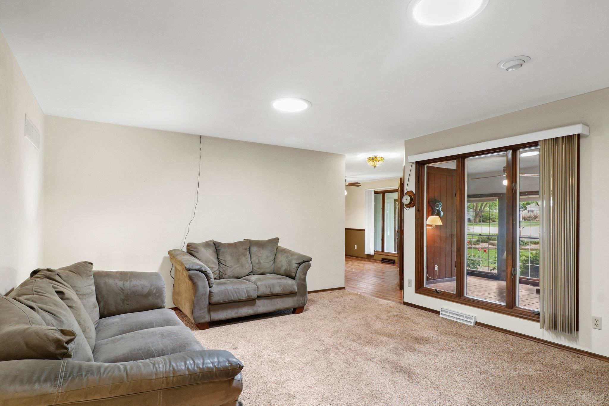 Janesville, Wisconsin 53546, United States, 3 Bedrooms Bedrooms, ,3 BathroomsBathrooms,Residential,Pending,143190