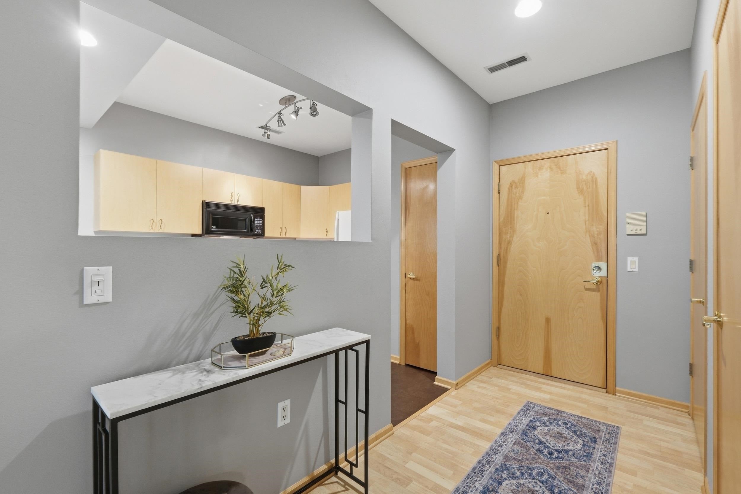 1140 E Dayton Street 203