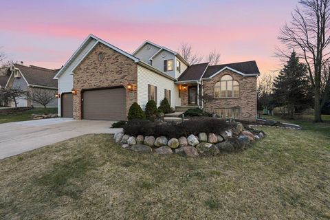 Photo of 1237 Mockingbird Lane, Sun Prairie, WI 53590 (MLS # 2019109)