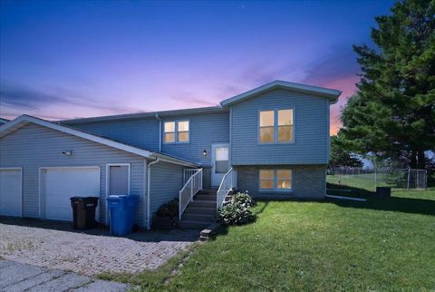 Photo of 2267 Manley Drive, Sun Prairie, WI 53590 (MLS # 2026321)