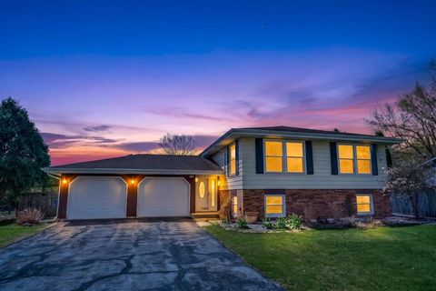 Photo of 5755 Pembroke Drive, Fitchburg, WI 53711 (MLS # 2021268)