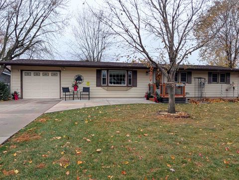 Tiny photo for 211 S Buchanan Street, Prairie Du Chien, WI 53821 (MLS # 2012700)