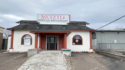 Photo of 2705 W Beltline Highway, Madison, WI 53713 (MLS # 1998442)