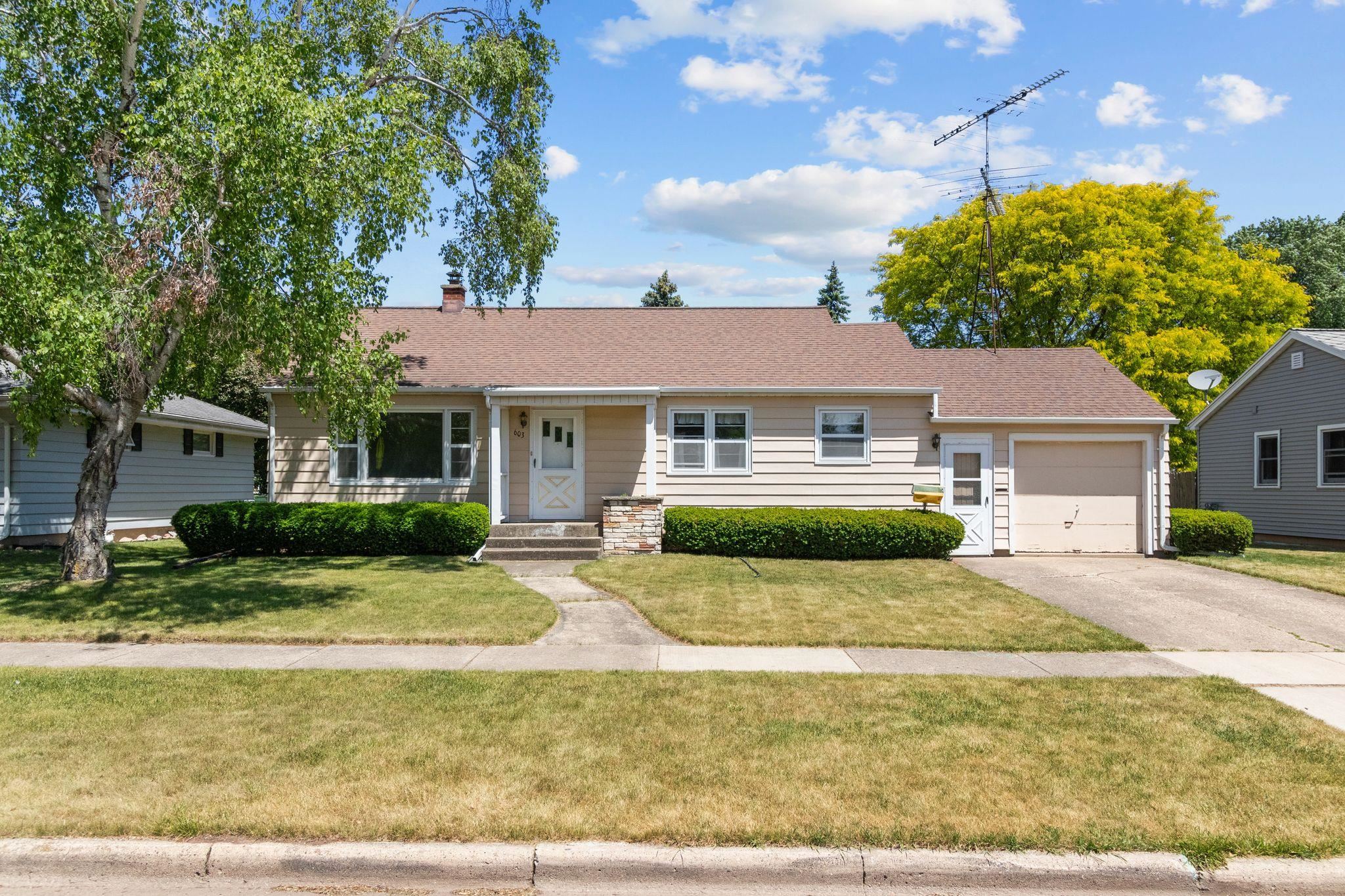 Photo 1 of 43 — 603 RUGGLES Street, Fond Du Lac, WI 54935