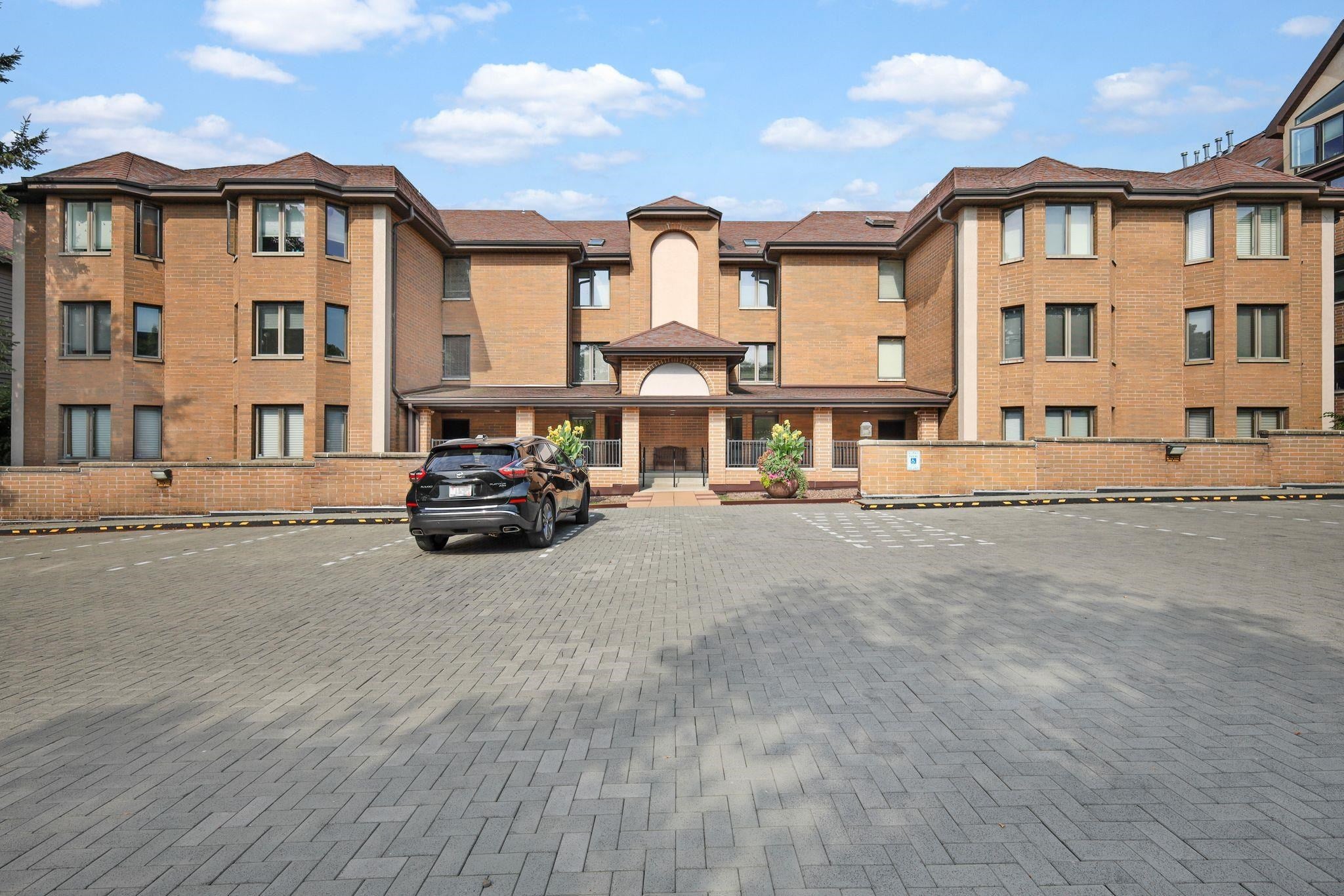 4001 Monona Drive 204