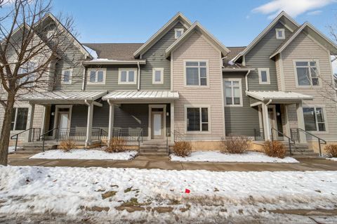 Photo of 2815 No Oaks Ridge, Fitchburg, WI 53711 (MLS # 2016490)