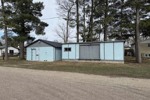 Photo of 1604 E 3rd Avenue, Brodhead, WI 53520 (MLS # 2019159)