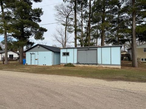 Photo of 1604 E 3rd Avenue, Brodhead, WI 53520 (MLS # 2019159)