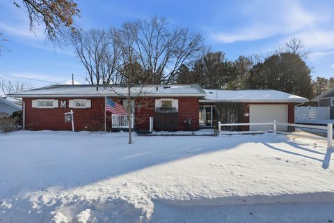Photo of 1035 7th Avenue, Platteville, WI 53818 (MLS # 2015540)