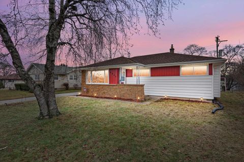 Photo of 5405 W Hemlock Road, Milwaukee, WI 53223 (MLS # 2014051)