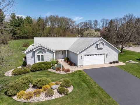 Tiny photo for 1633 Michigan Avenue, Wisconsin Dells, WI 53965 (MLS # 1999208)