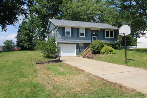 Photo of 212 Valley View Drive, Orangeville, IL 61060 (MLS # 2031579)