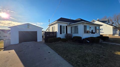 Photo of 631 S Tyler Street, Lancaster, WI 53813 (MLS # 2018623)