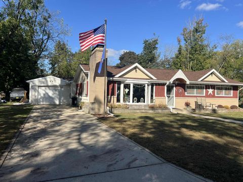 Photo of 644 Greenfield Street, Elkhorn, WI 53121 (MLS # 2010643)