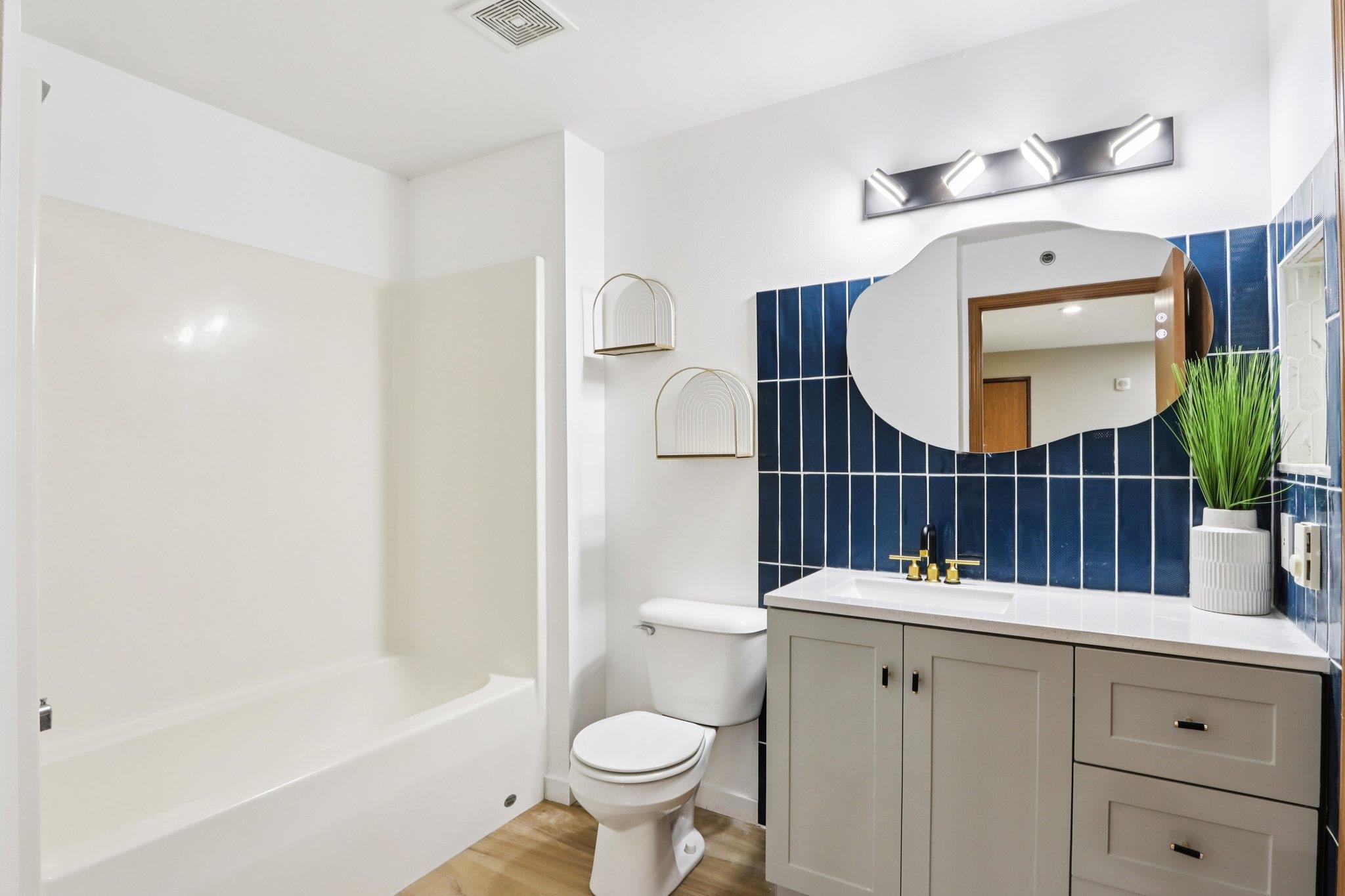 Baraboo, Wisconsin 53913, United States, 1 Bedroom Bedrooms, ,1 BathroomBathrooms,Residential,Active,151145