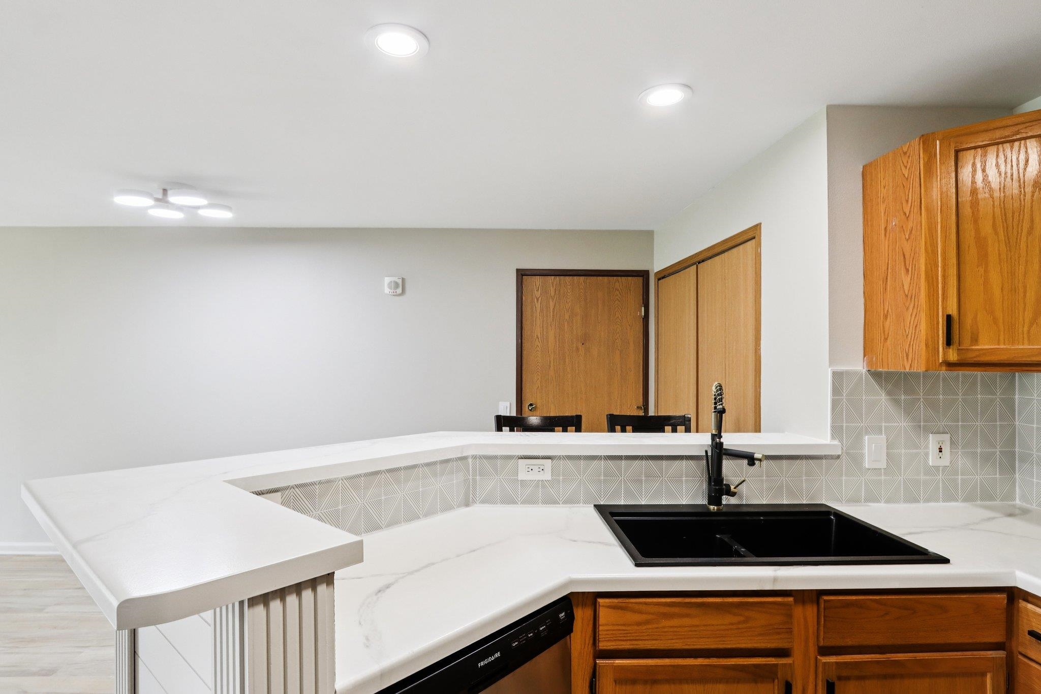 Baraboo, Wisconsin 53913, United States, 1 Bedroom Bedrooms, ,1 BathroomBathrooms,Residential,Active,151145