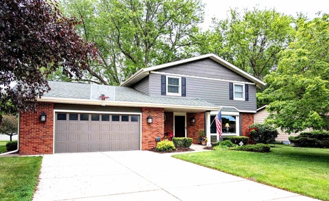 Photo of 824 Suffolk Drive, Janesville, WI 53546 (MLS # 2029543)