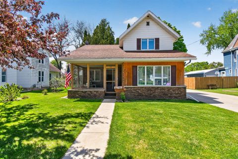 Photo of 415 N High Street, Randolph, WI 53956 (MLS # 2023130)