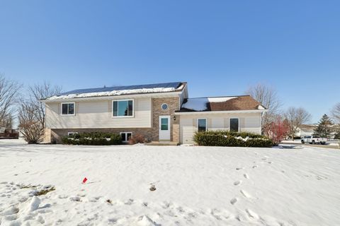 Photo of 888 N Thompson Road, Sun Prairie, WI 53590 (MLS # 2016327)