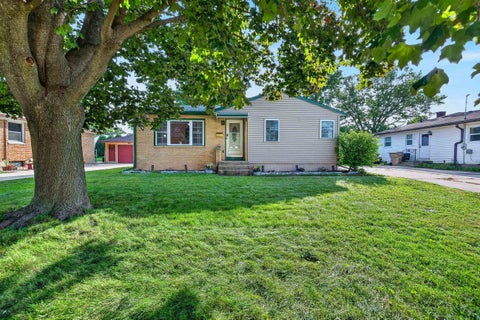 Photo of 713 Powers Avenue, Madison, WI 53714 (MLS # 2033159)