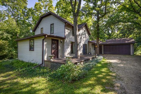 Photo of 2879 S Riverside Drive, Beloit, WI 53511 (MLS # 2007961)
