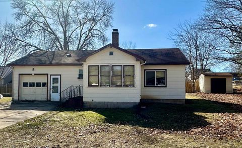 Photo of 921 Wilson Street, Princeton, WI 54968 (MLS # 2018133)