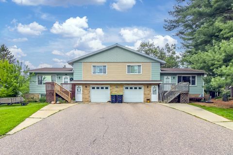 Photo of 406 Amey Drive, Baraboo, WI 53913 (MLS # 2024121)