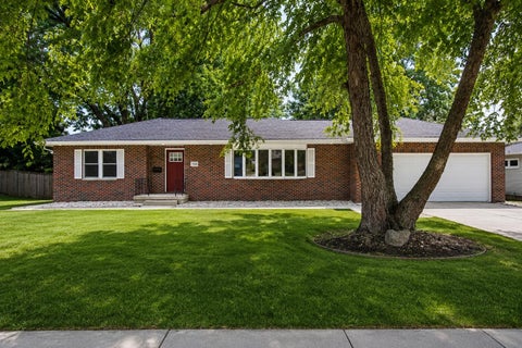 Photo of 723 Kelly Street, Sun Prairie, WI 53950 (MLS # 2028890)