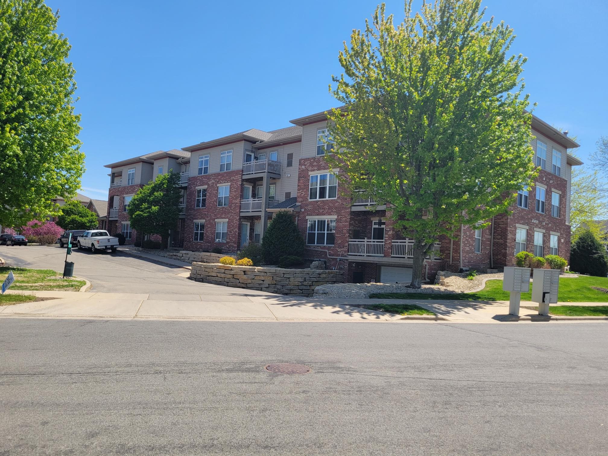 101 Metro Terrace 303