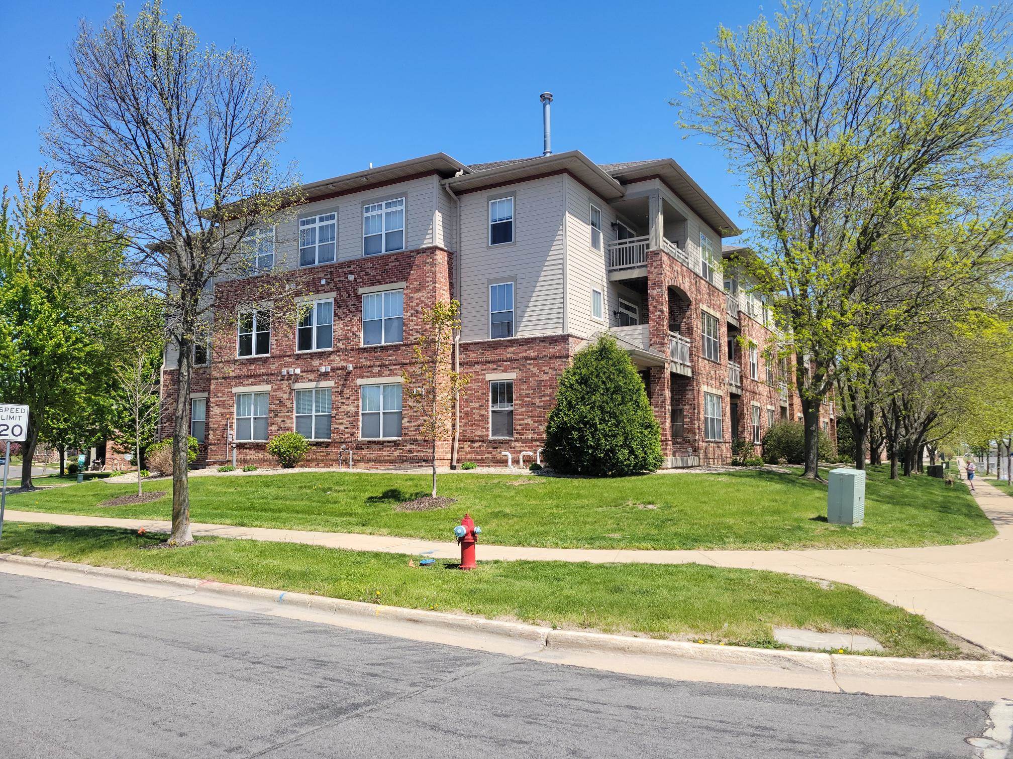 101 Metro Terrace 303