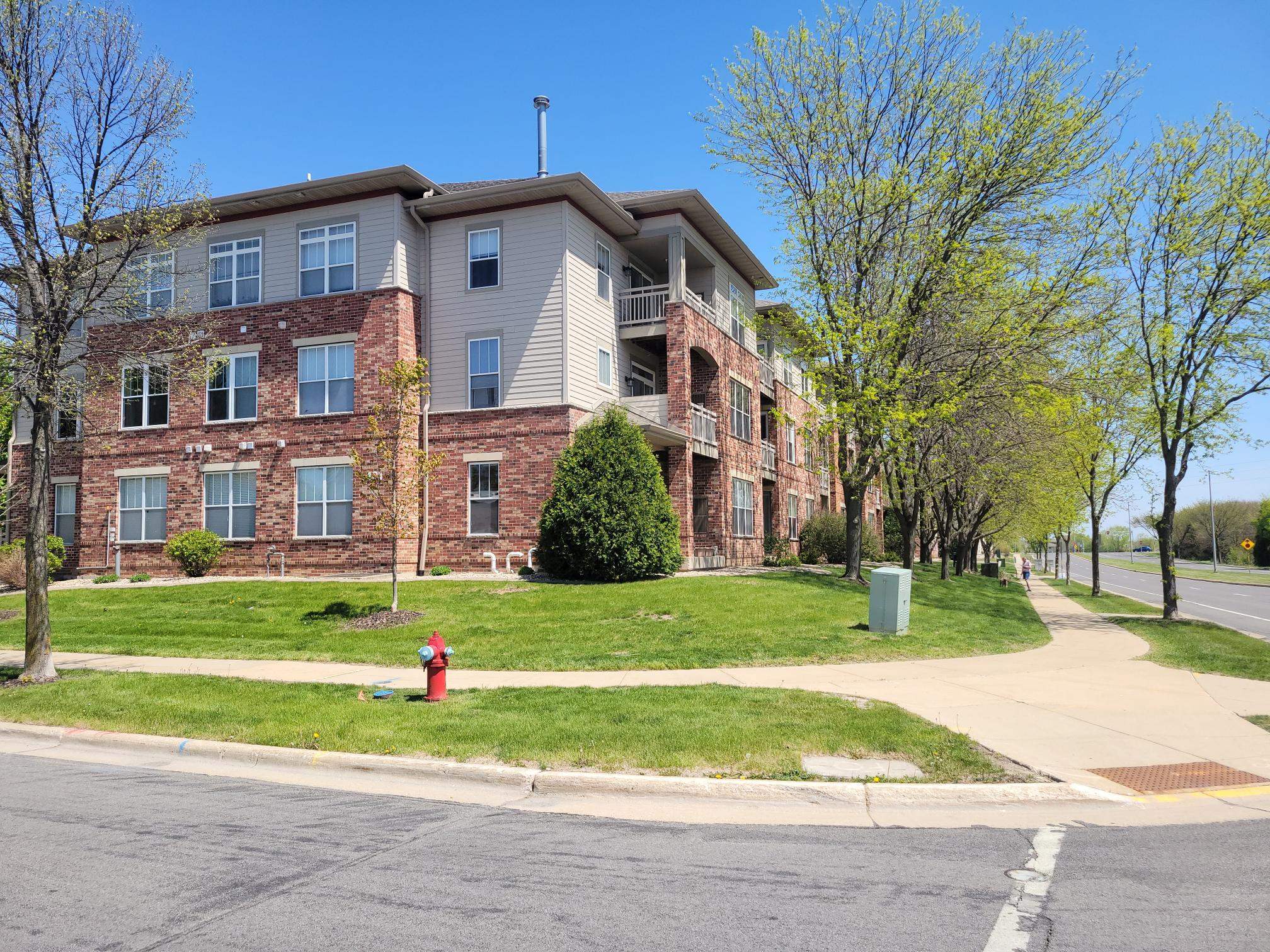 101 Metro Terrace 303
