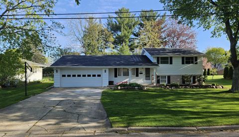 Photo of 242 Sunset Road, Columbus, WI 53925 (MLS # 2024472)