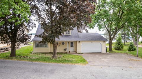 Photo of 2894 Waubesa Avenue, Madison, WI 53711 (MLS # 2006668)