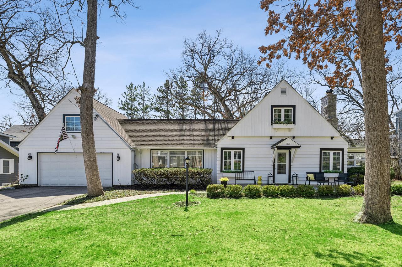 Photo 1 of 23 — 261 Waubun Drive, Fontana, WI 53125