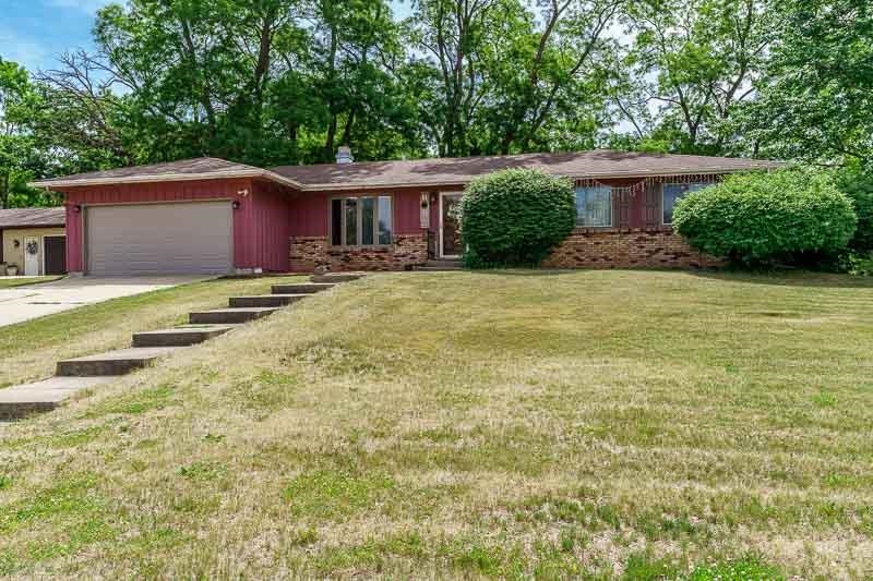1749 Oak Leaf Drive
