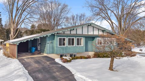 Photo of 727 11th Street, Baraboo, WI 53913 (MLS # 2016147)