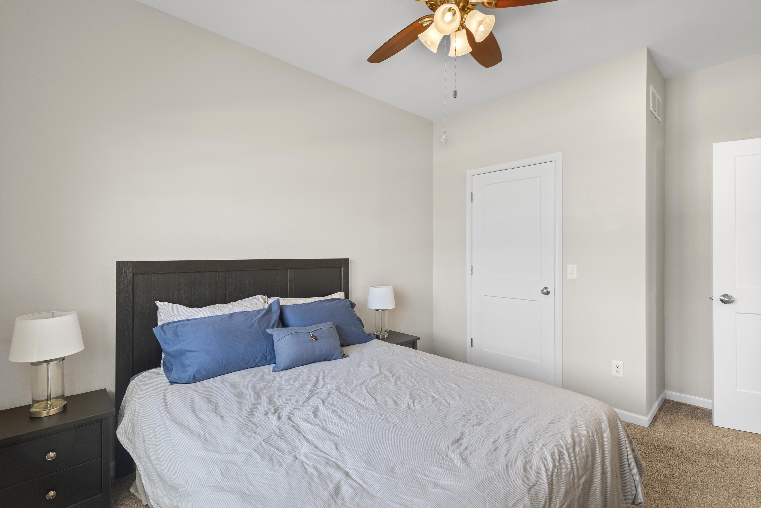 Janesville, Wisconsin 53548, United States, 4 Bedrooms Bedrooms, ,3 BathroomsBathrooms,Residential,Pending,105707