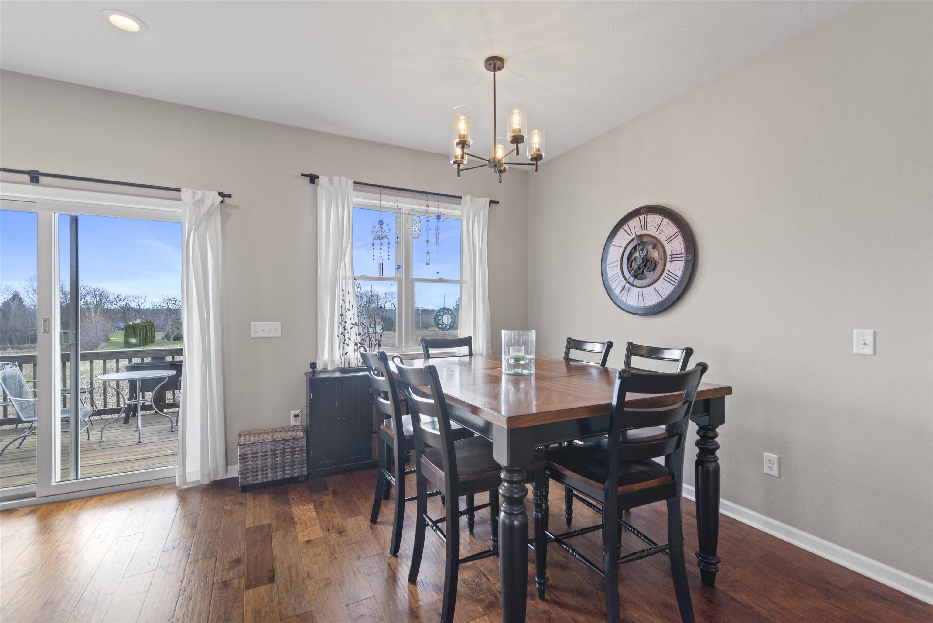 Janesville, Wisconsin 53548, United States, 4 Bedrooms Bedrooms, ,3 BathroomsBathrooms,Residential,Pending,105707