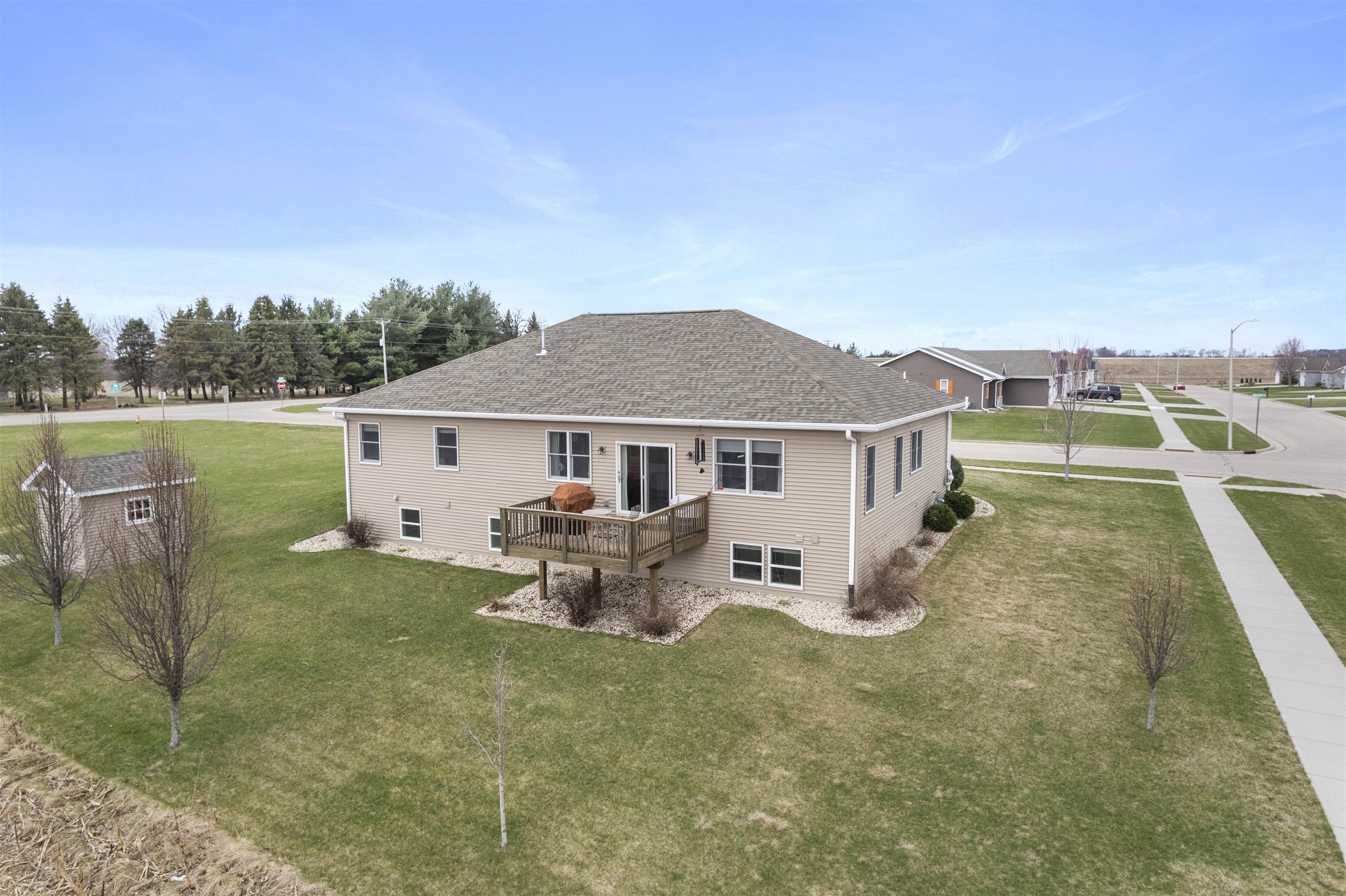 Janesville, Wisconsin 53548, United States, 4 Bedrooms Bedrooms, ,3 BathroomsBathrooms,Residential,Pending,105707