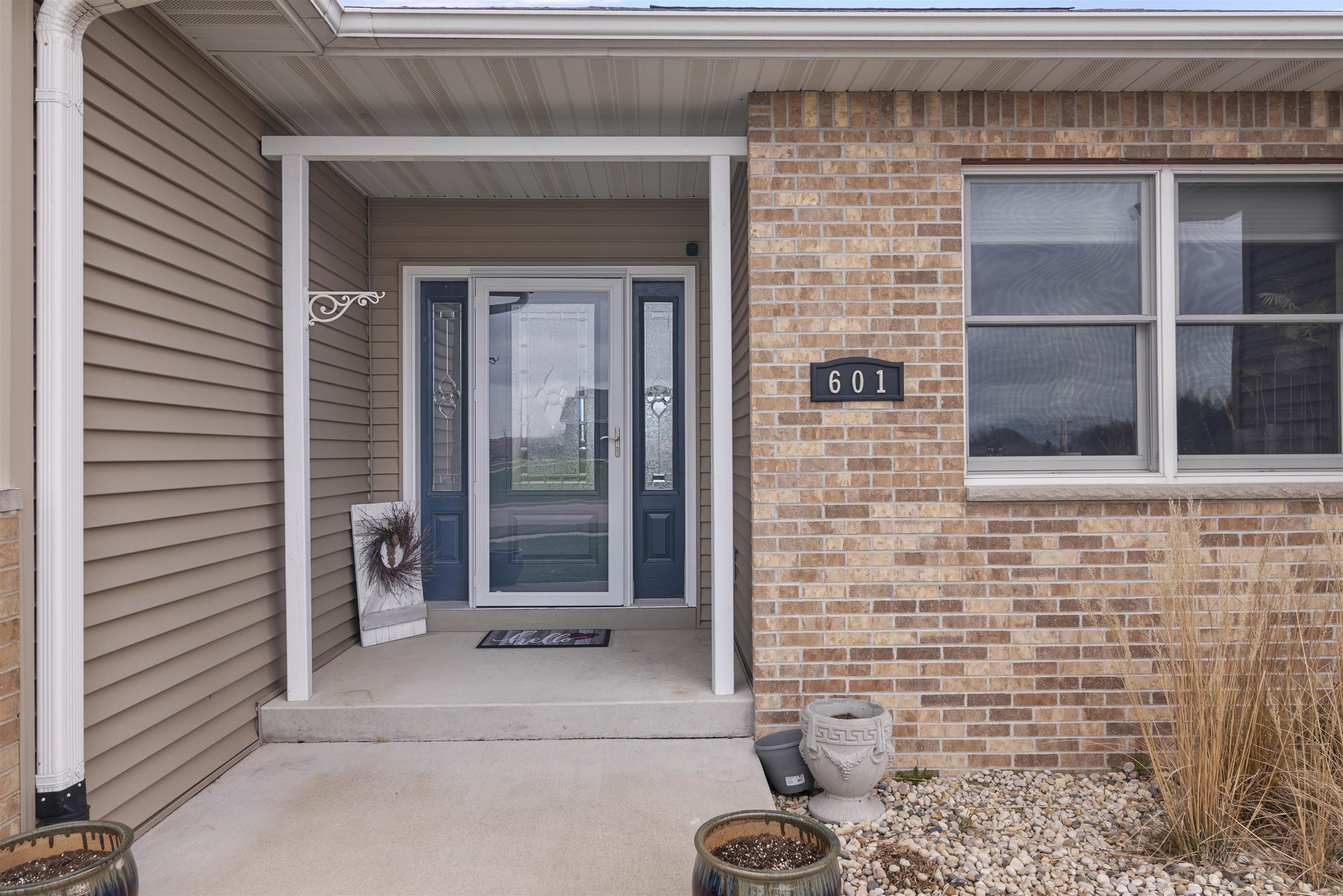 Janesville, Wisconsin 53548, United States, 4 Bedrooms Bedrooms, ,3 BathroomsBathrooms,Residential,Pending,105707