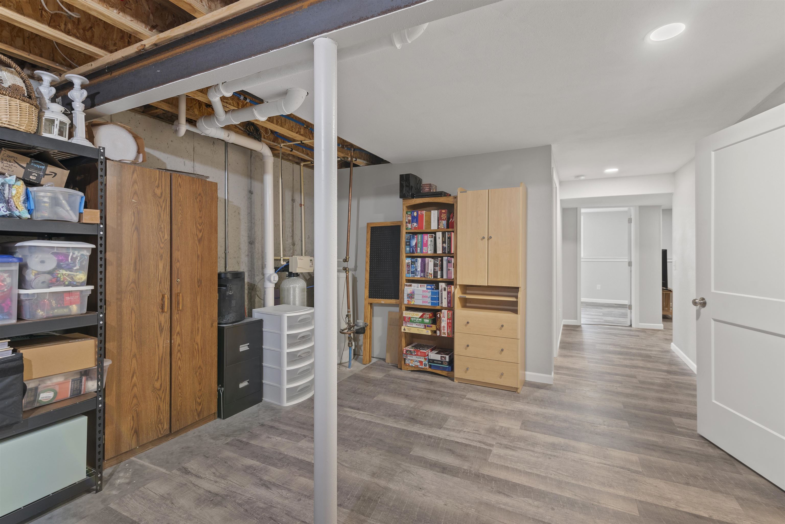 Janesville, Wisconsin 53548, United States, 4 Bedrooms Bedrooms, ,3 BathroomsBathrooms,Residential,Pending,105707