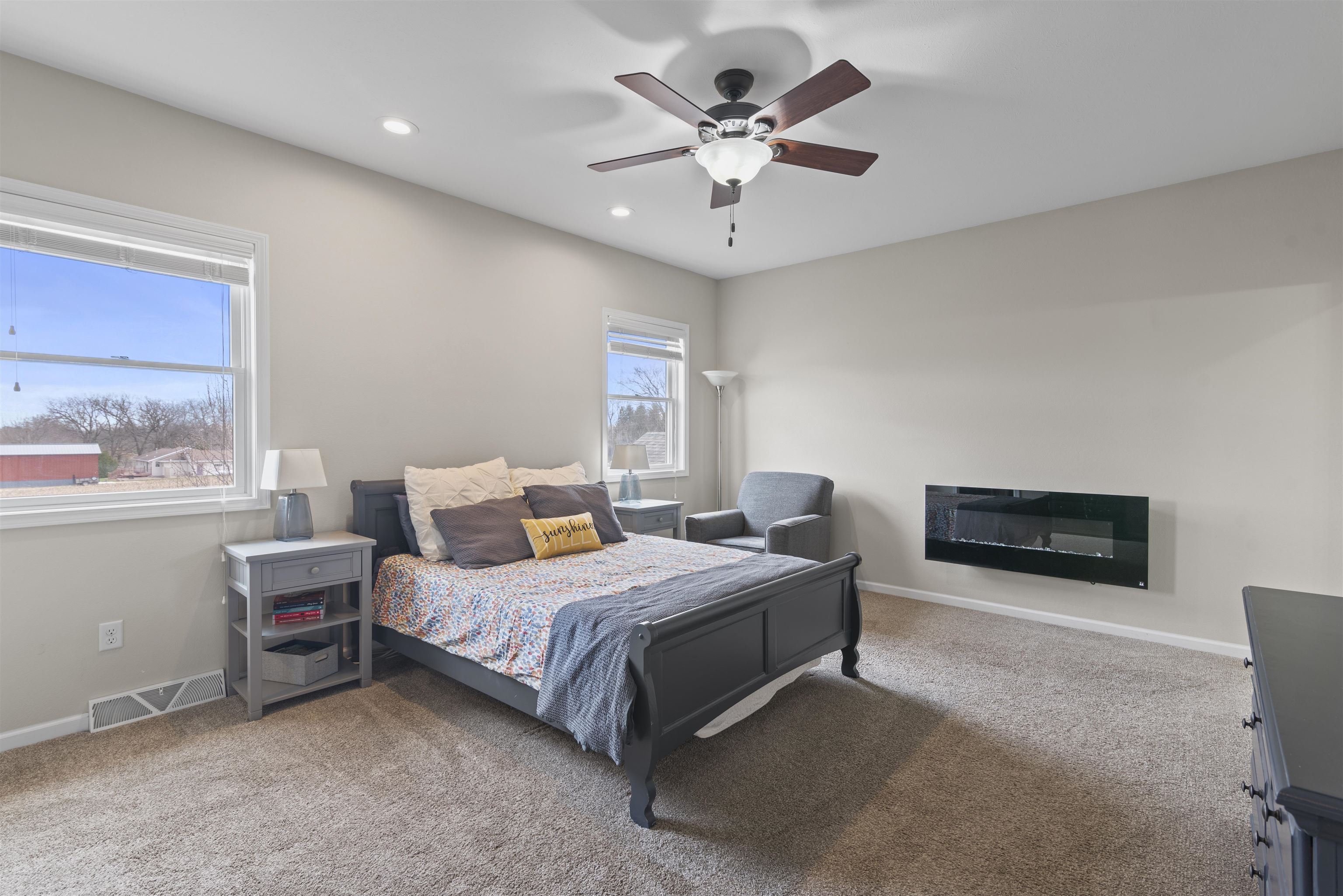 Janesville, Wisconsin 53548, United States, 4 Bedrooms Bedrooms, ,3 BathroomsBathrooms,Residential,Pending,105707