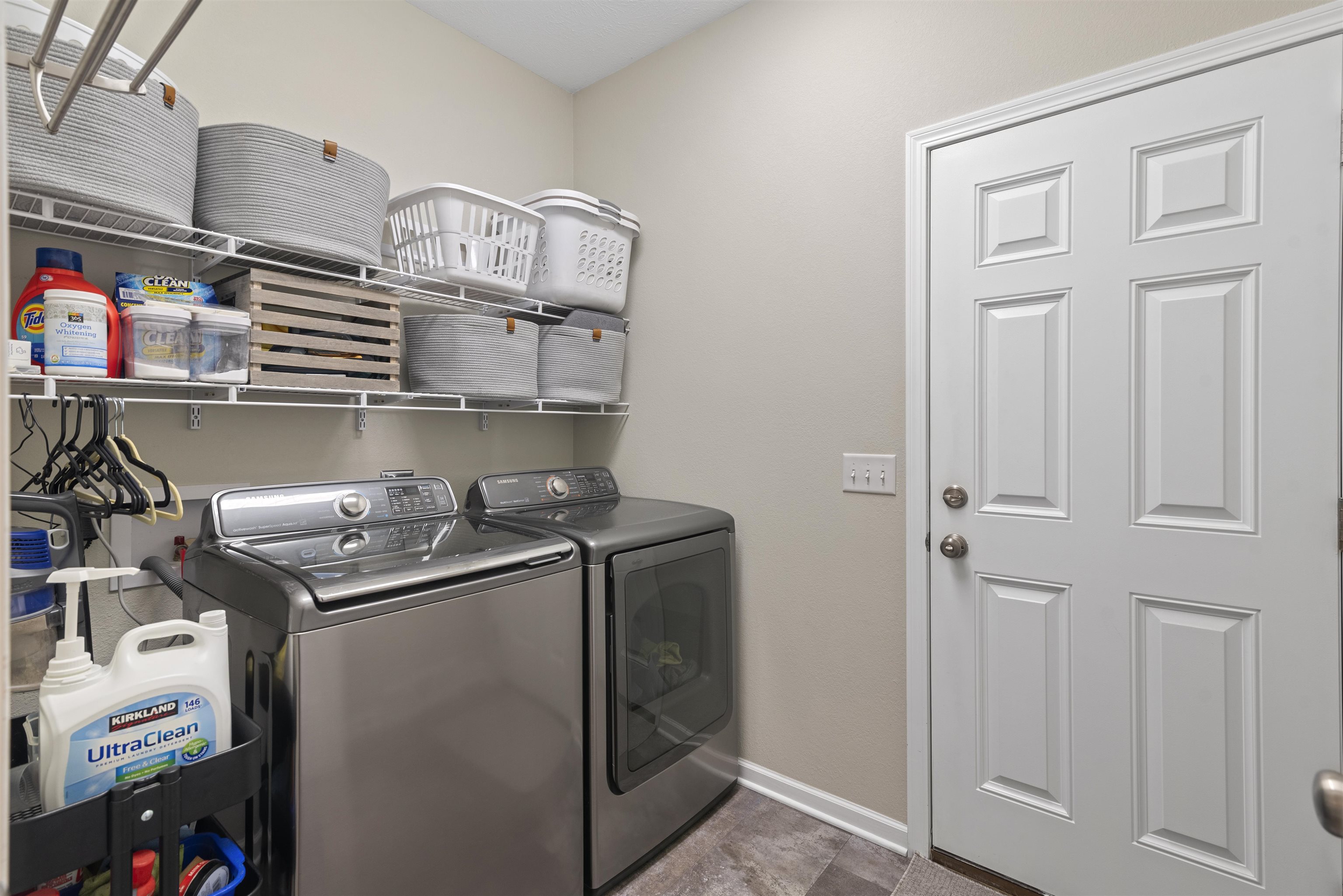 Janesville, Wisconsin 53548, United States, 4 Bedrooms Bedrooms, ,3 BathroomsBathrooms,Residential,Pending,105707