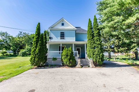 Photo of 322 W Division Street, Dodgeville, WI 53533 (MLS # 2026161)