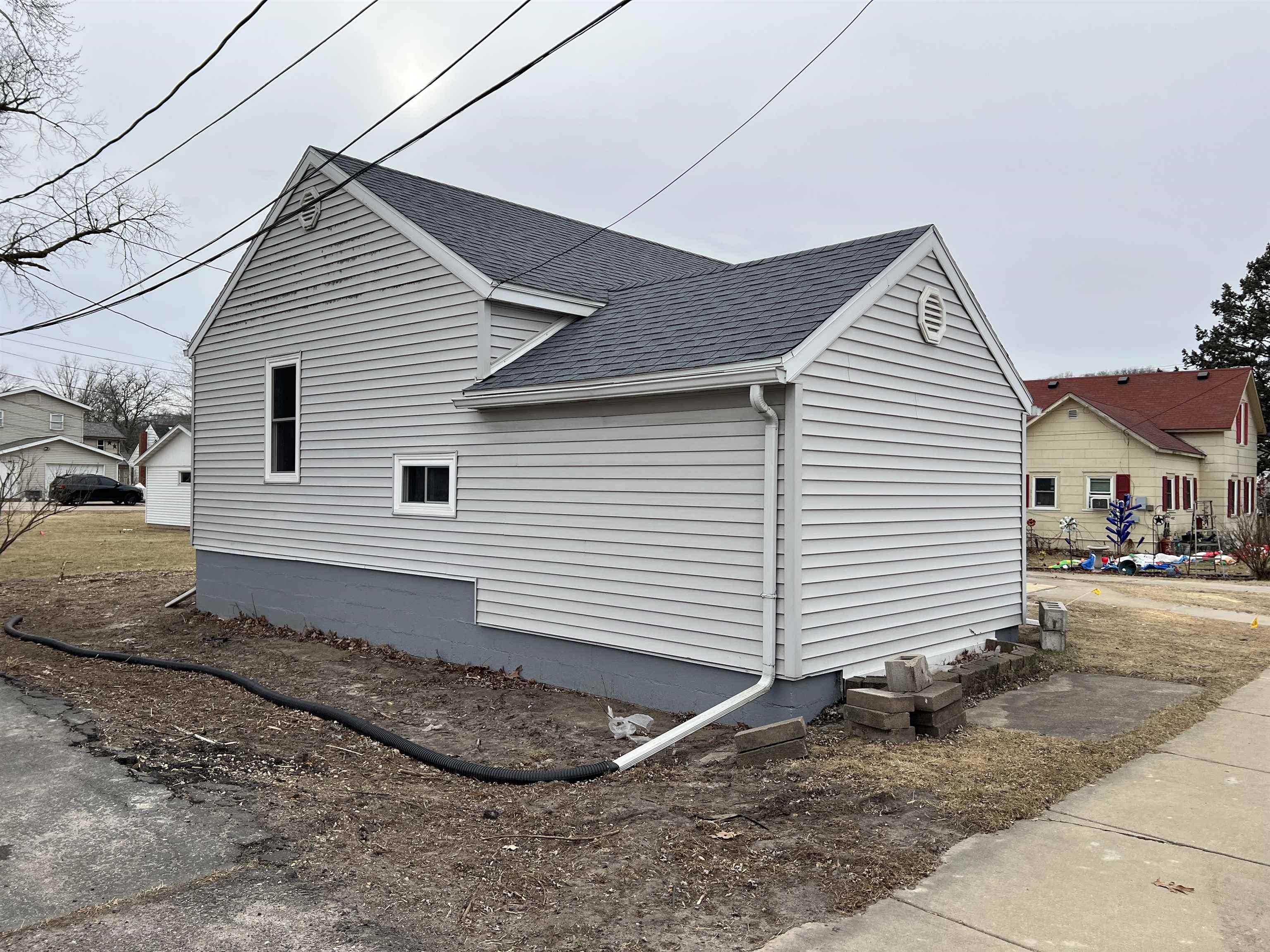 219 W 6th Street