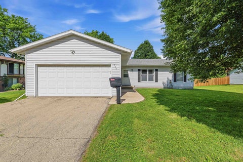 Photo of 700 S Lincoln Avenue, Beaver Dam, WI 53916 (MLS # 2026033)