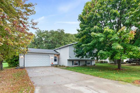 Photo of 821 Dorothy Drive, Portage, WI 53901 (MLS # 2010695)